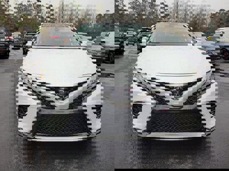 Used 2019 Toyota Camry XSE image 2