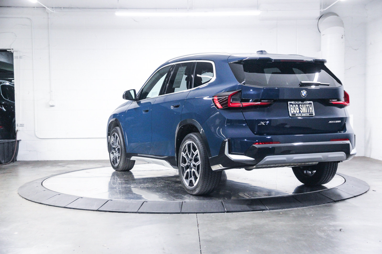 Used 2026 BMW X1 xDrive28i w/ Technology Package AWD/4WD image 4