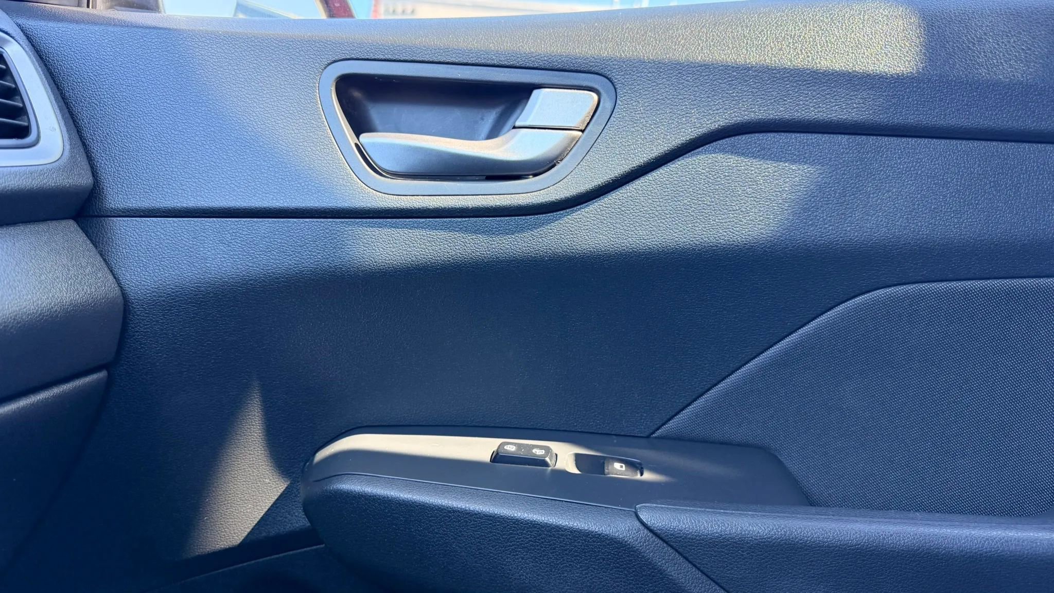 Used 2022 Hyundai Accent SEL image 25