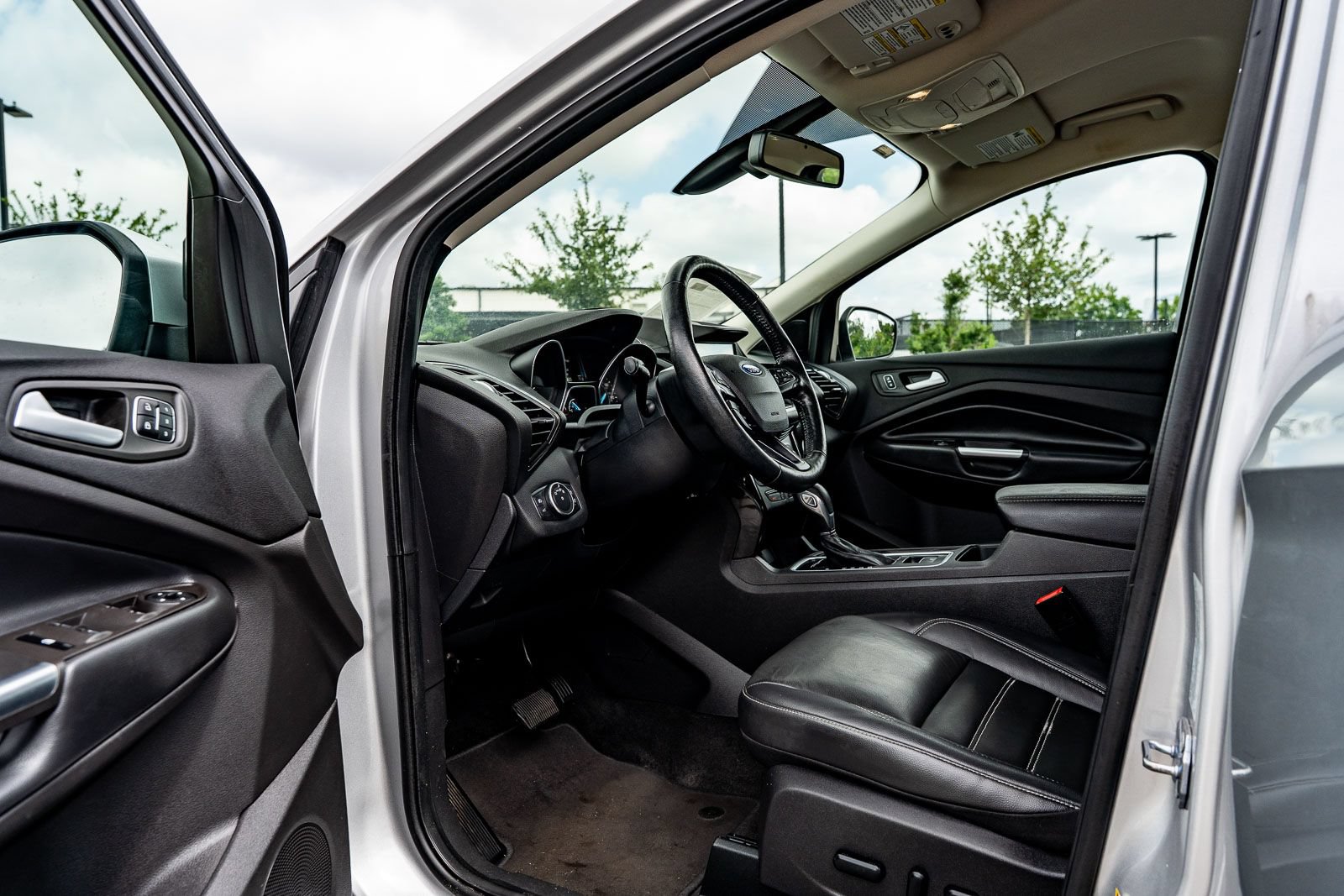 Used 2019 Ford Escape Titanium AWD/4WD image 17