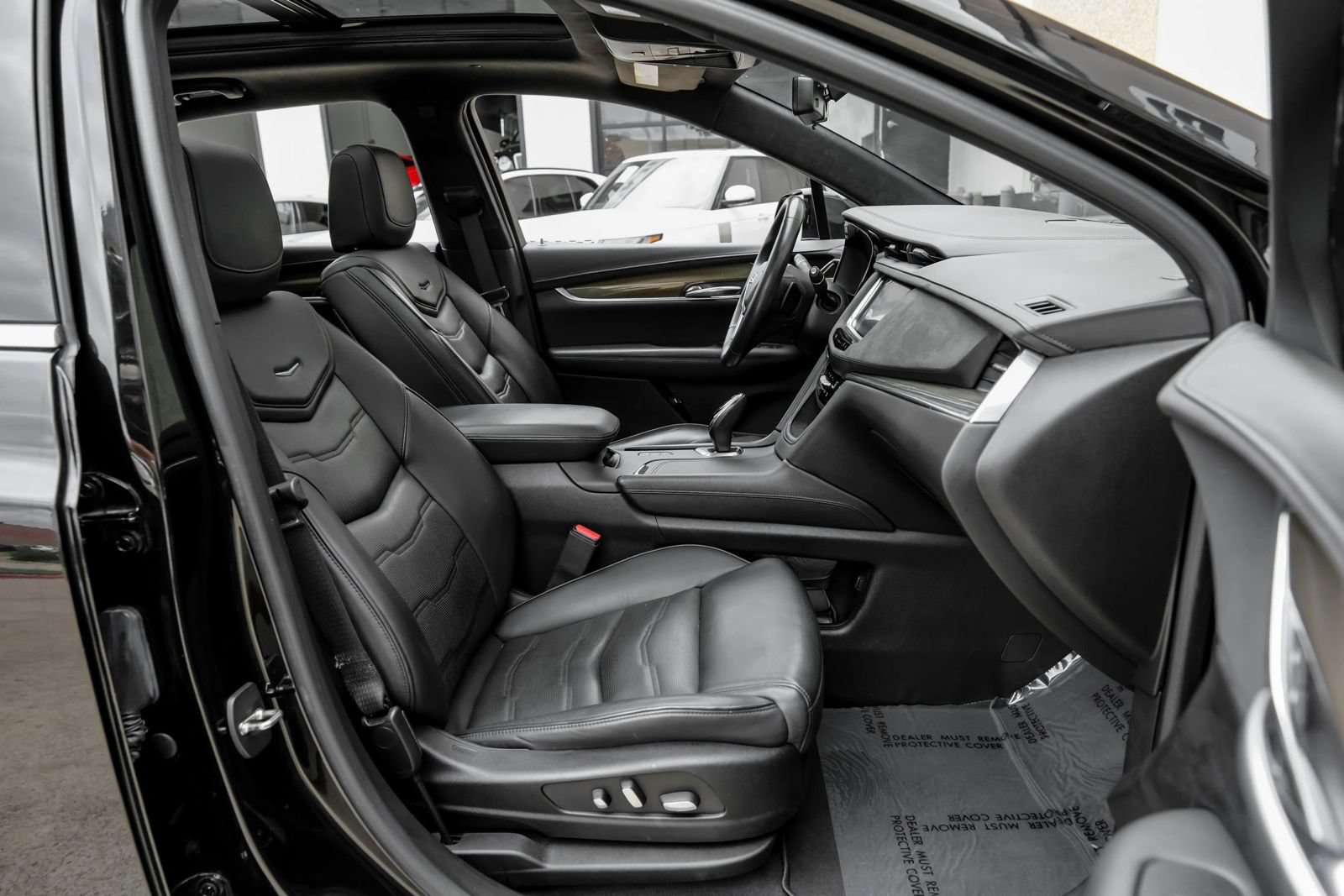 Used 2017 Cadillac XT5 Platinum AWD/4WD image 44