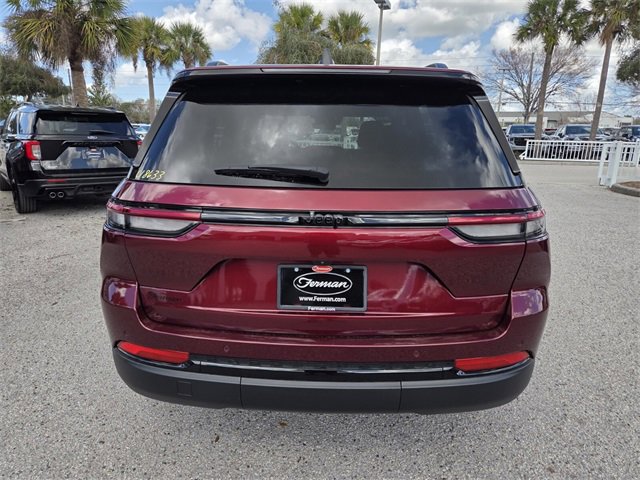 Certified 2025 Jeep Grand Cherokee Altitude image 12