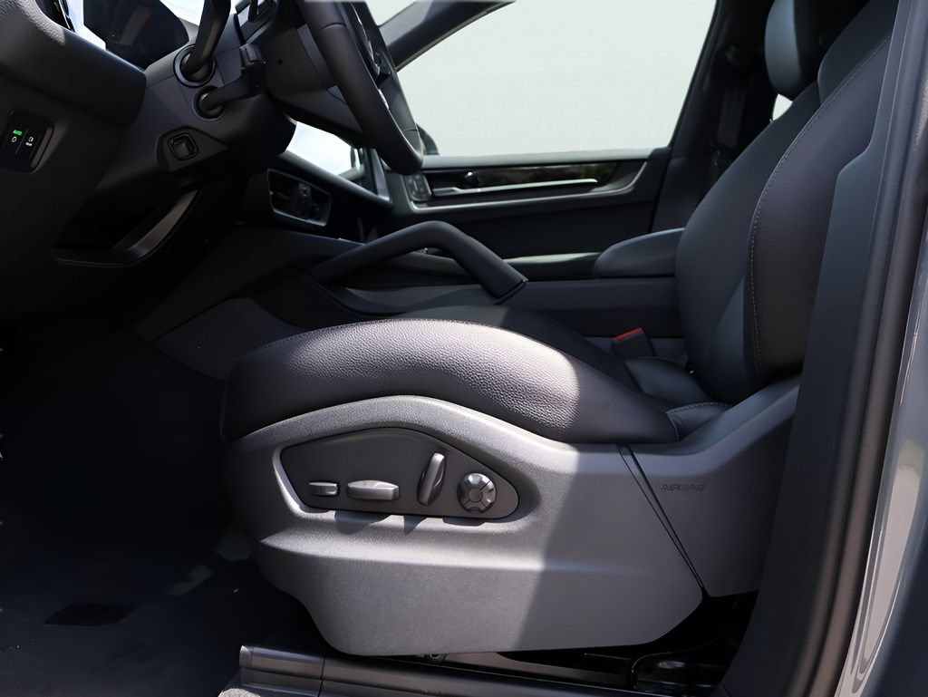 New 2026 Porsche Cayenne S AWD/4WD image 35