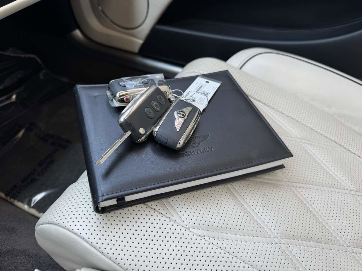 Used 2016 Bentley Flying Spur W12 image 34