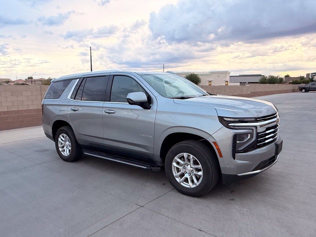 Used 2025 Chevrolet Tahoe LT AWD/4WD image 4