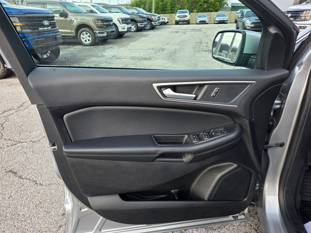 Used 2024 Ford Edge SEL image 21