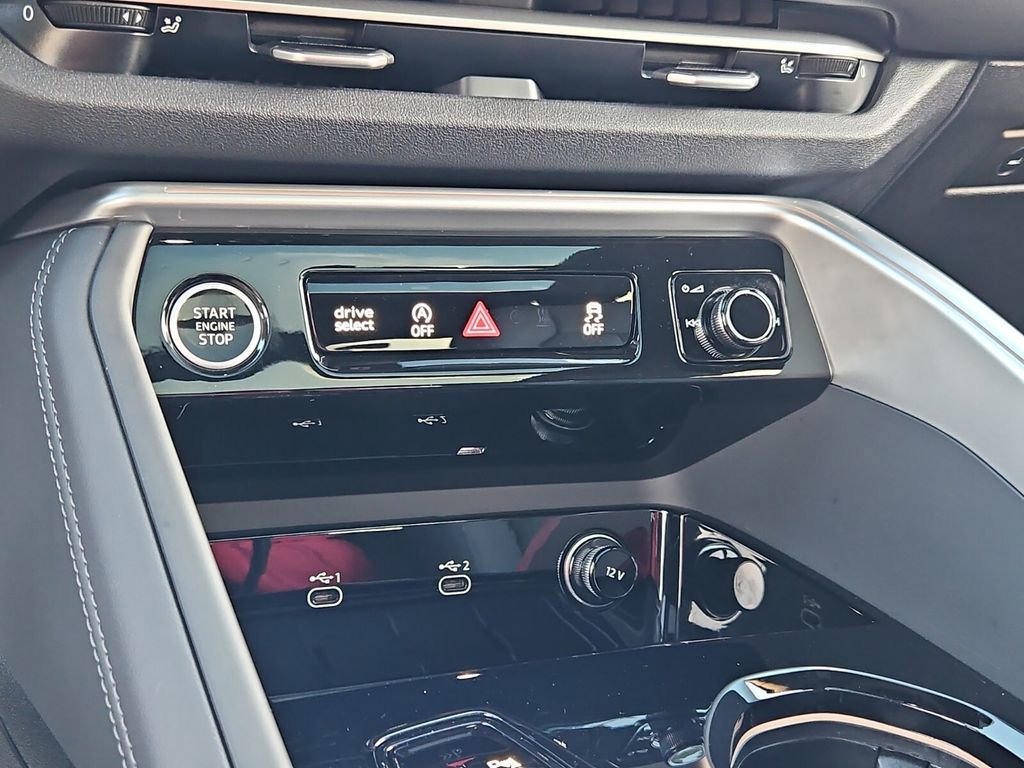 Certified 2025 Audi Q5 Premium Plus w/ Premium Plus AWD/4WD image 23