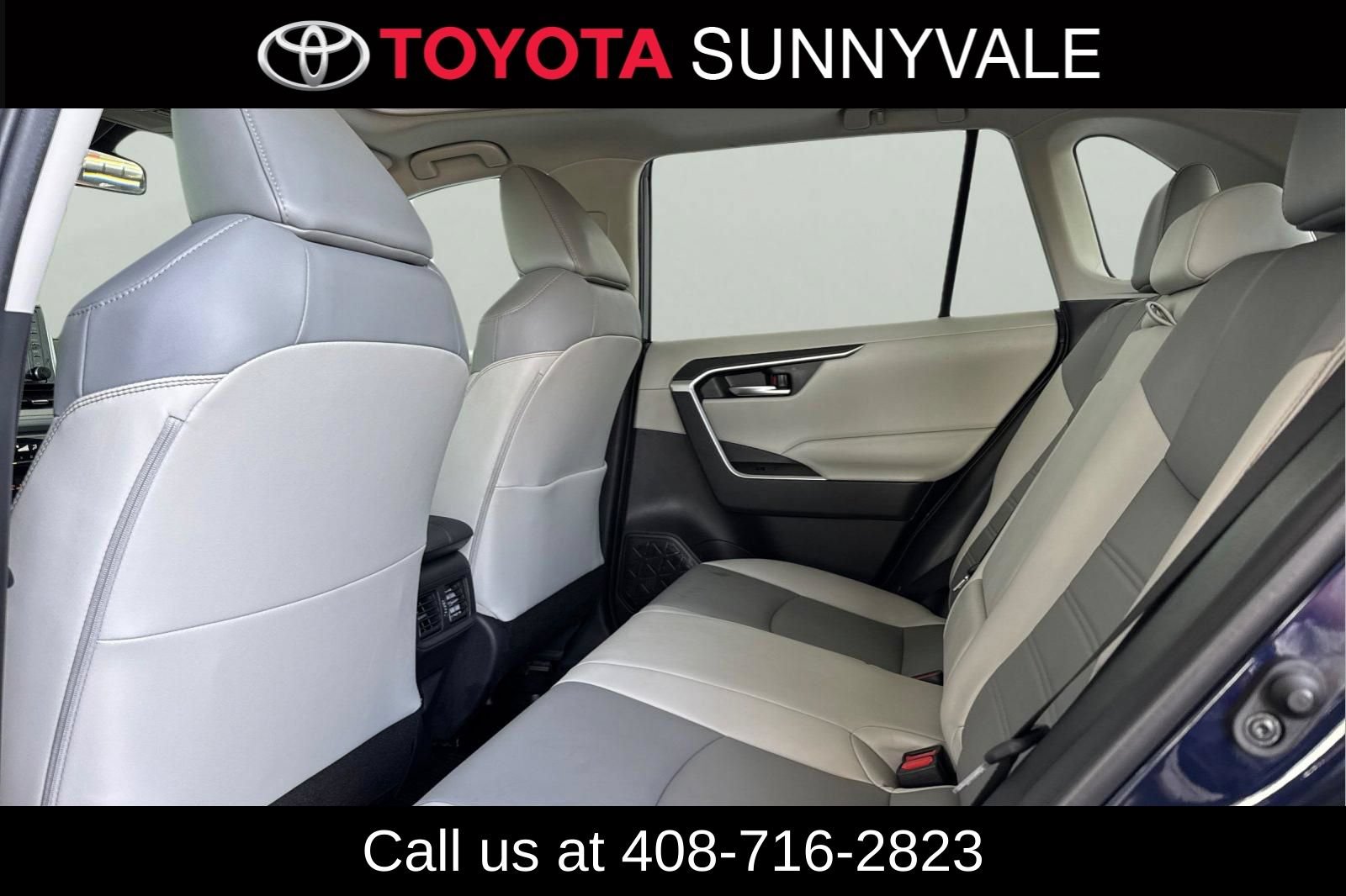 Used 2021 Toyota RAV4 XLE Premium AWD/4WD image 5