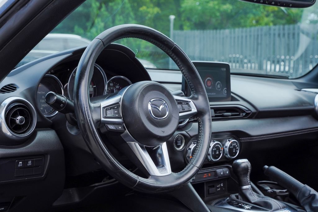 Used 2021 MAZDA MX-5 Miata RF Grand Touring RWD image 12