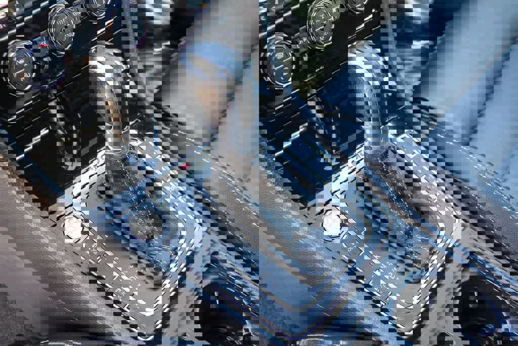 Used 2017 Volkswagen Golf R 4-Door image 16