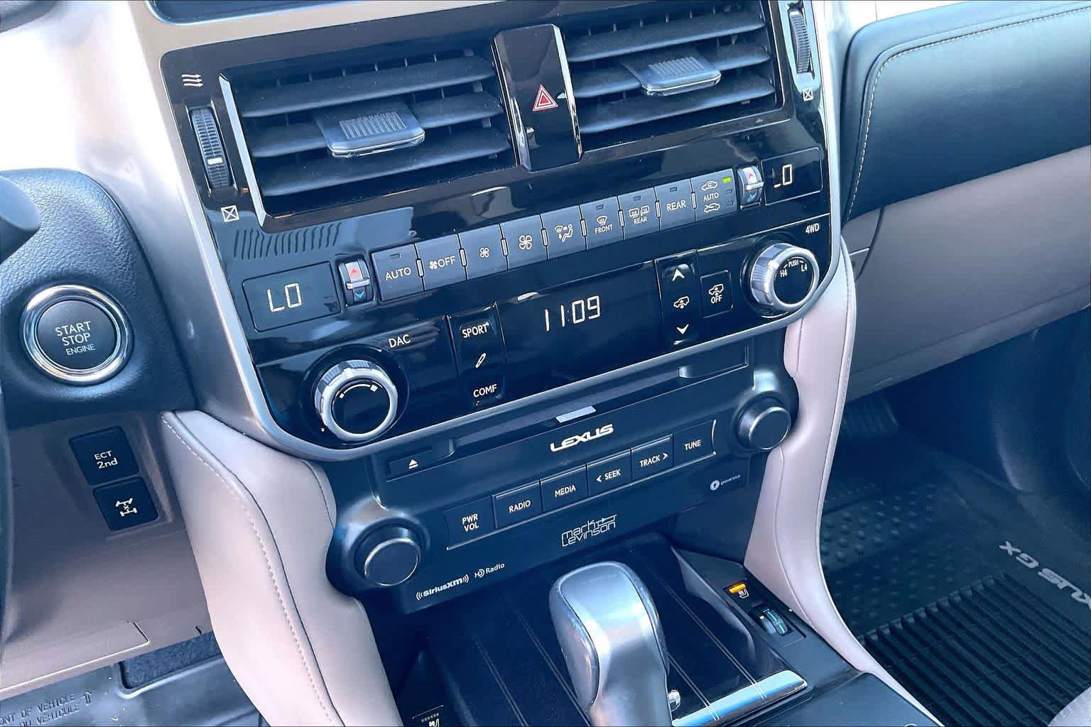 Used 2023 Lexus GX 460 Luxury w/ Accessory Package AWD/4WD image 33
