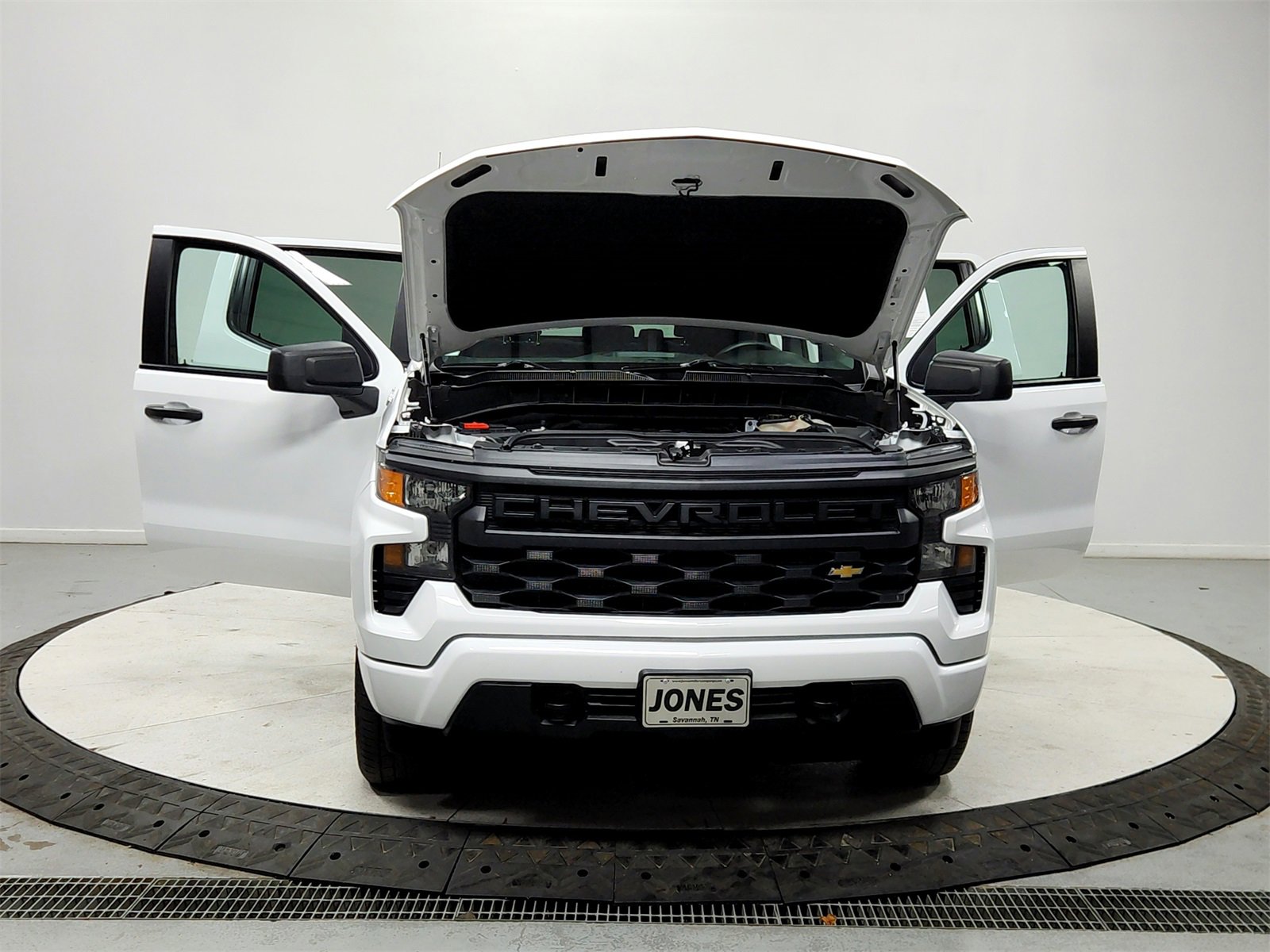 Used 2024 Chevrolet Silverado 1500 Custom image 10