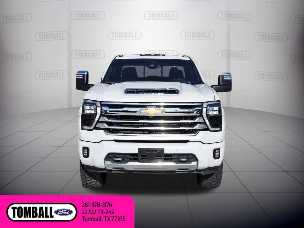 Used 2024 Chevrolet Silverado 2500 High Country w/ Technology Package AWD/4WD image 2