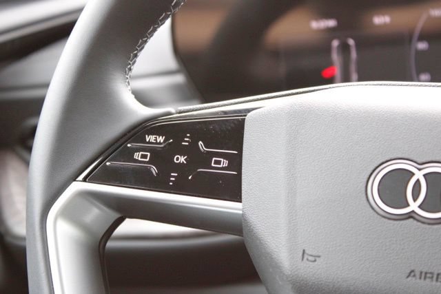 Used 2025 Audi Q5 Premium w/ Convenience Package AWD/4WD image 22