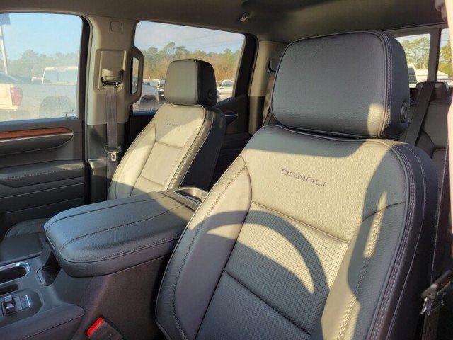 Used 2025 GMC Sierra 1500 Denali w/ Technology Package AWD/4WD image 12