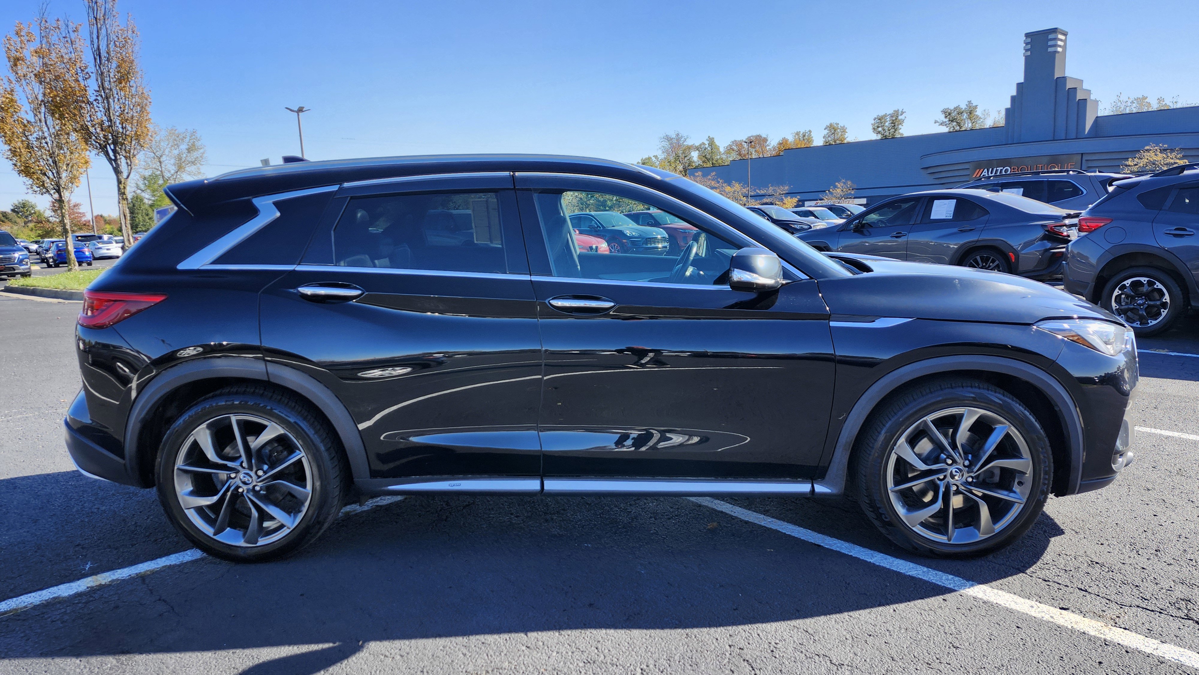 Used 2019 INFINITI QX50 Essential image 12
