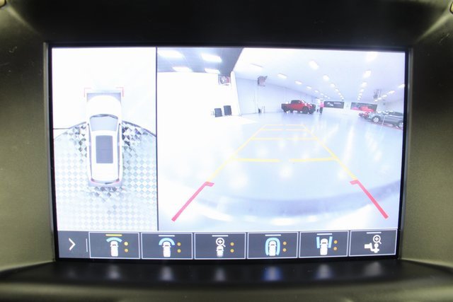 Used 2020 GMC Terrain Denali w/ Denali Premium Package image 3