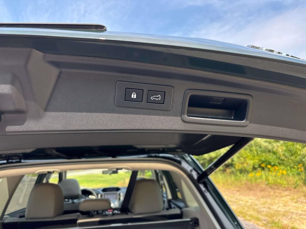 Used 2024 Subaru Forester Limited AWD/4WD image 17