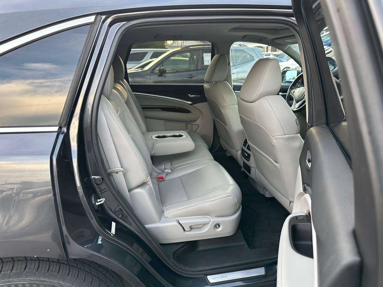 Used 2016 Acura MDX w/ AcuraWatch Plus Package FWD image 33