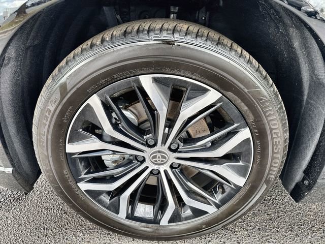 Used 2025 Toyota Crown Signia image 19