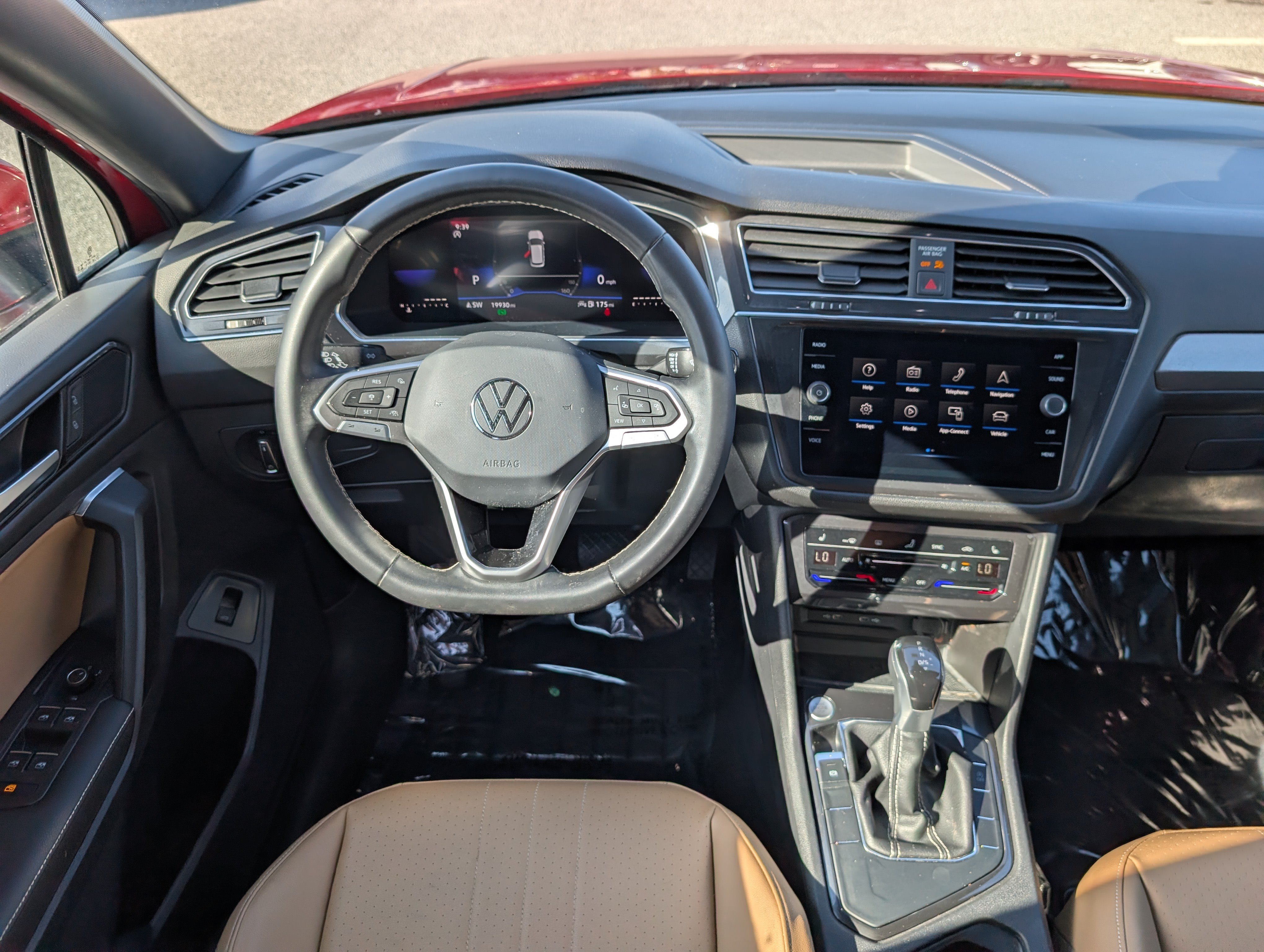 Used 2023 Volkswagen Tiguan SE FWD image 16