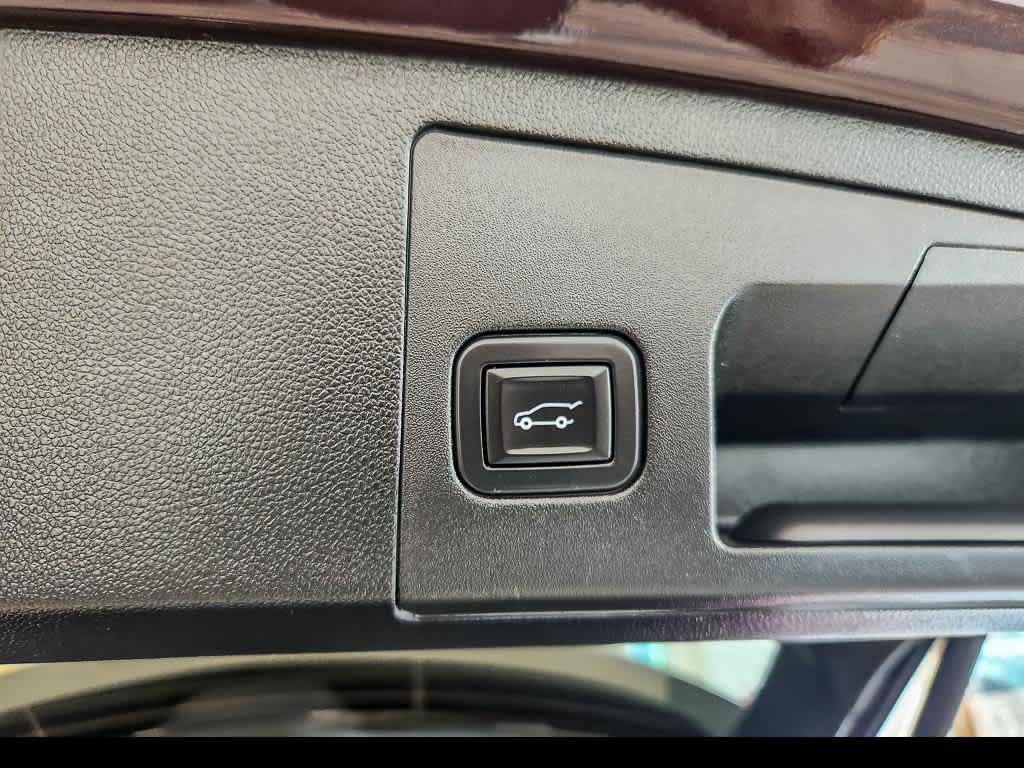 Used 2021 Cadillac XT4 Premium Luxury AWD/4WD image 24