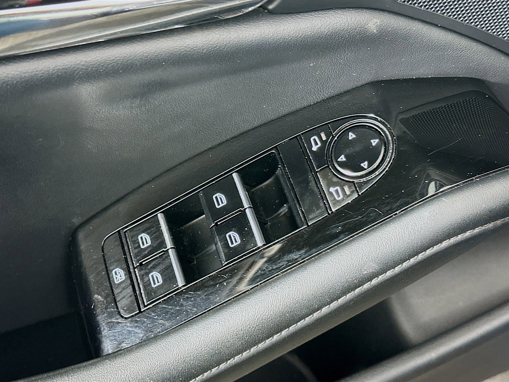 Used 2025 MAZDA MAZDA3 s image 15