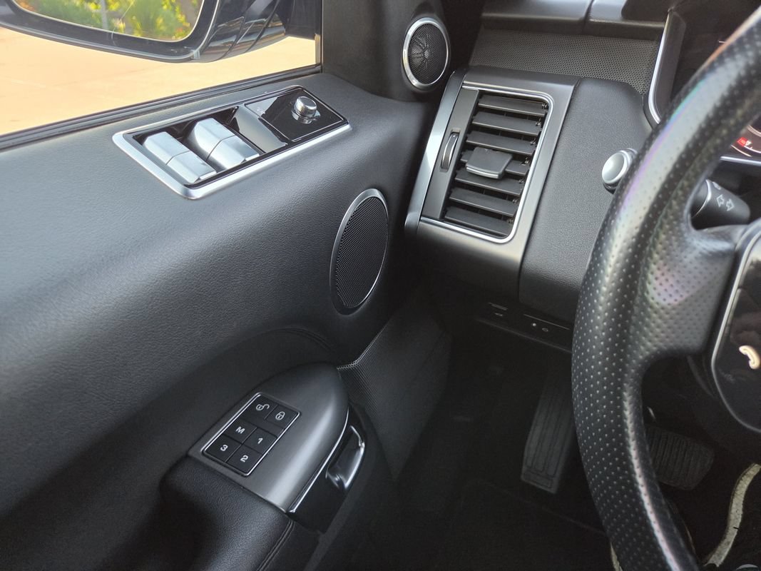 Used 2020 Land Rover Range Rover Sport SE AWD/4WD image 22
