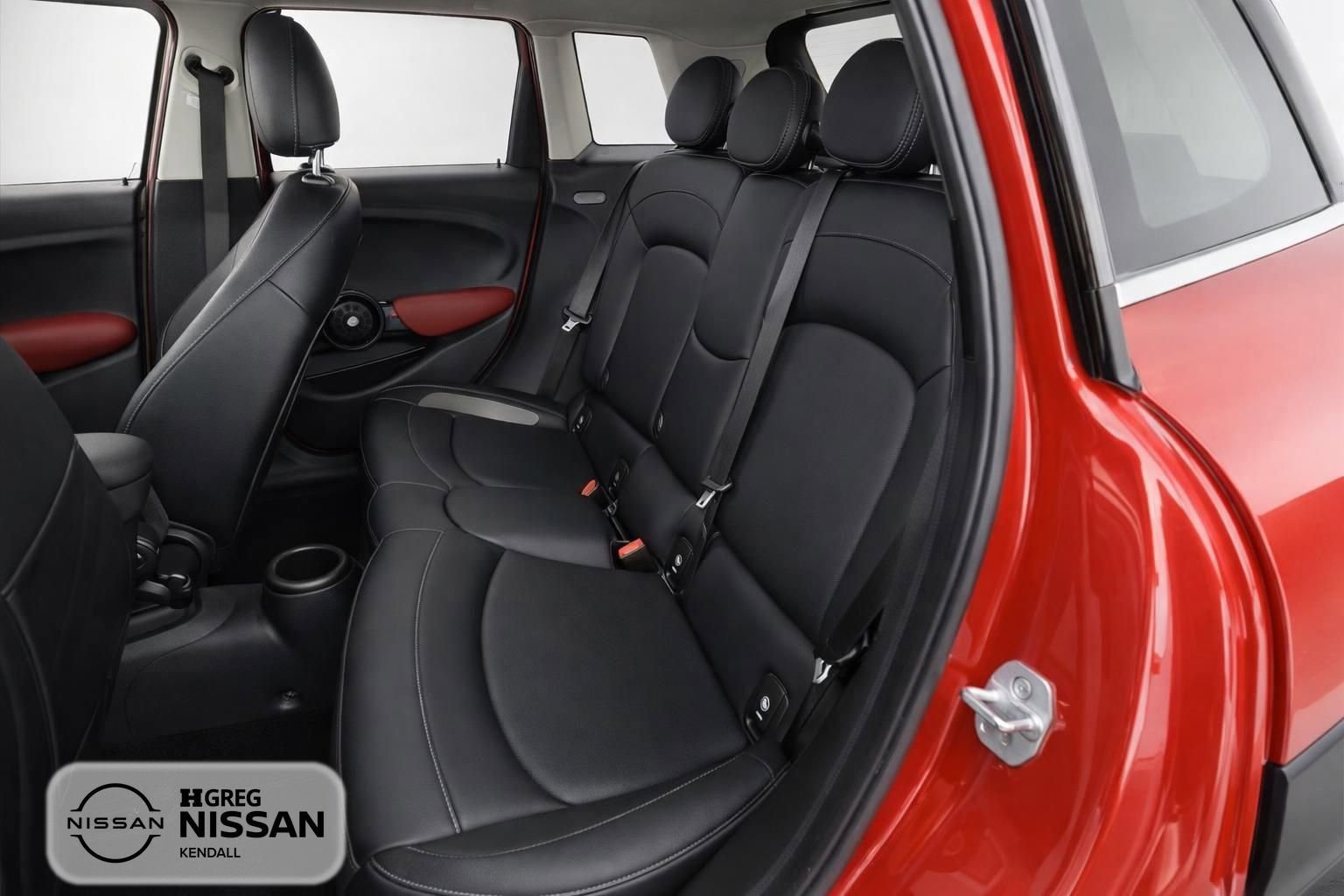 Used 2017 MINI Cooper 4-Door Hardtop w/ Technology Package FWD image 12