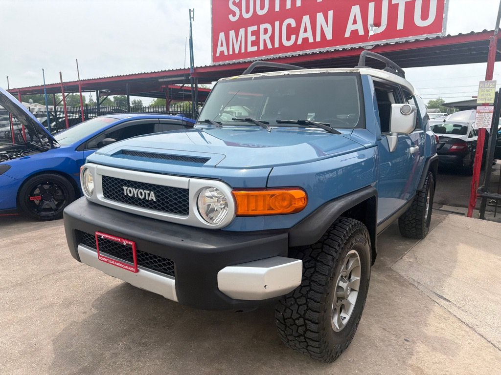 Used 2012 Toyota FJ Cruiser 4WD w/ Upgrade Pkg image 3