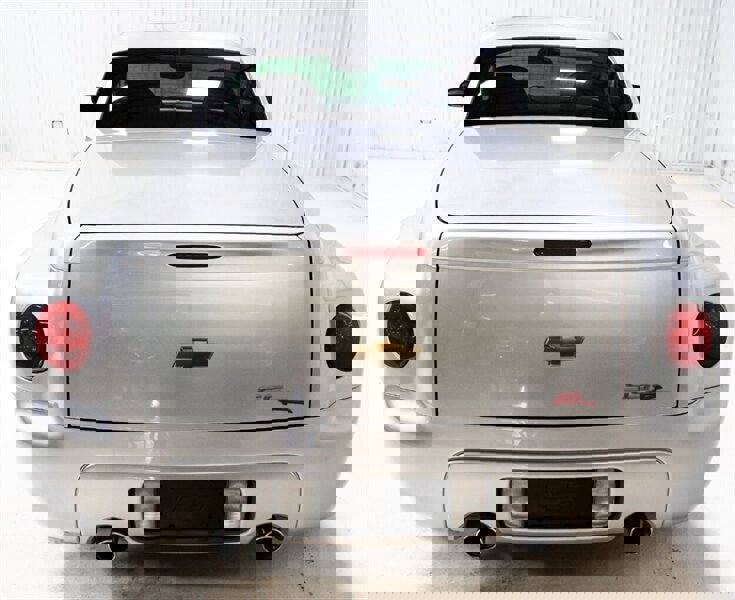 Used 2004 Chevrolet SSR w/ Preferred Equipment Group image 14