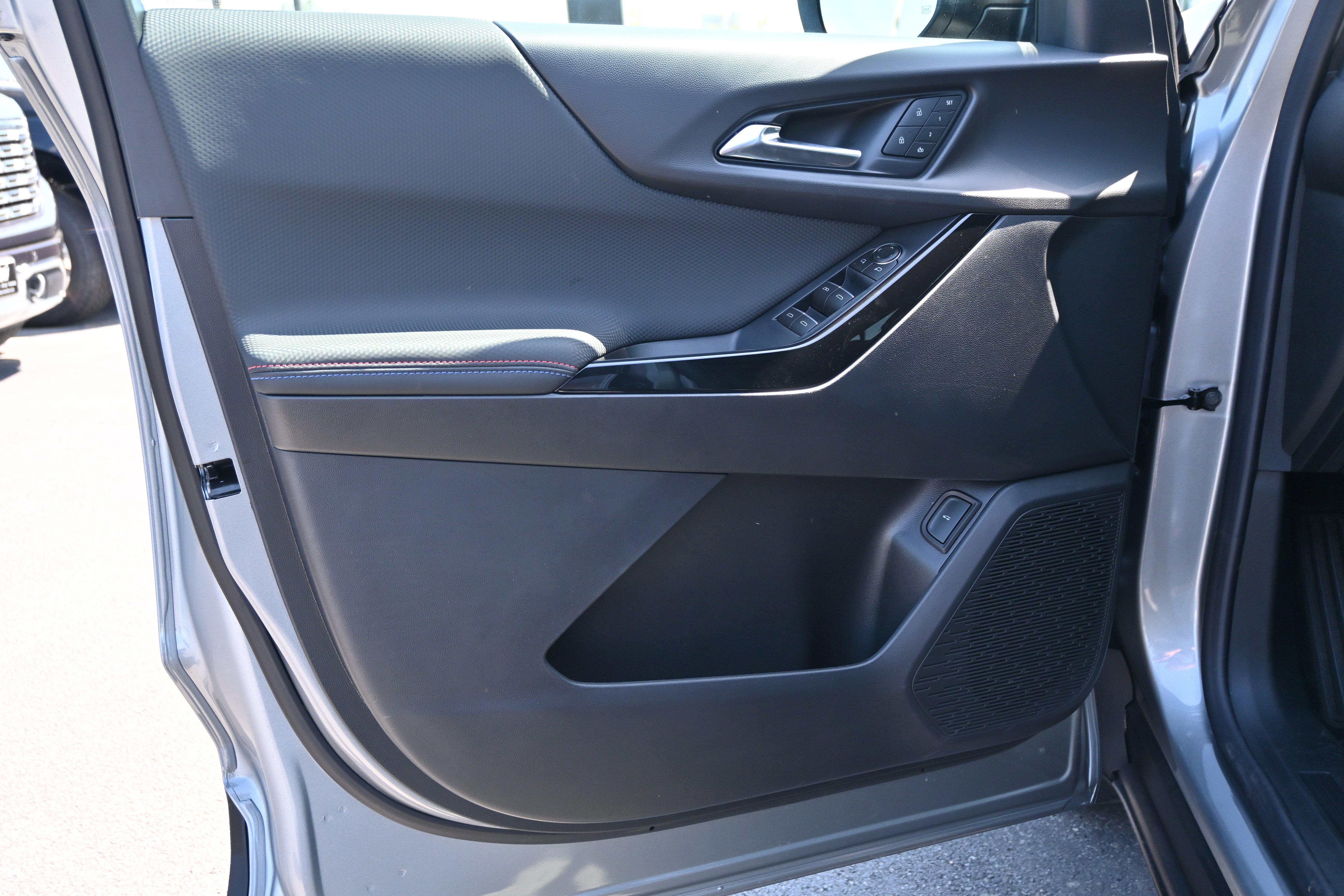 Used 2026 Chevrolet Equinox RS w/ Convenience Package III image 29