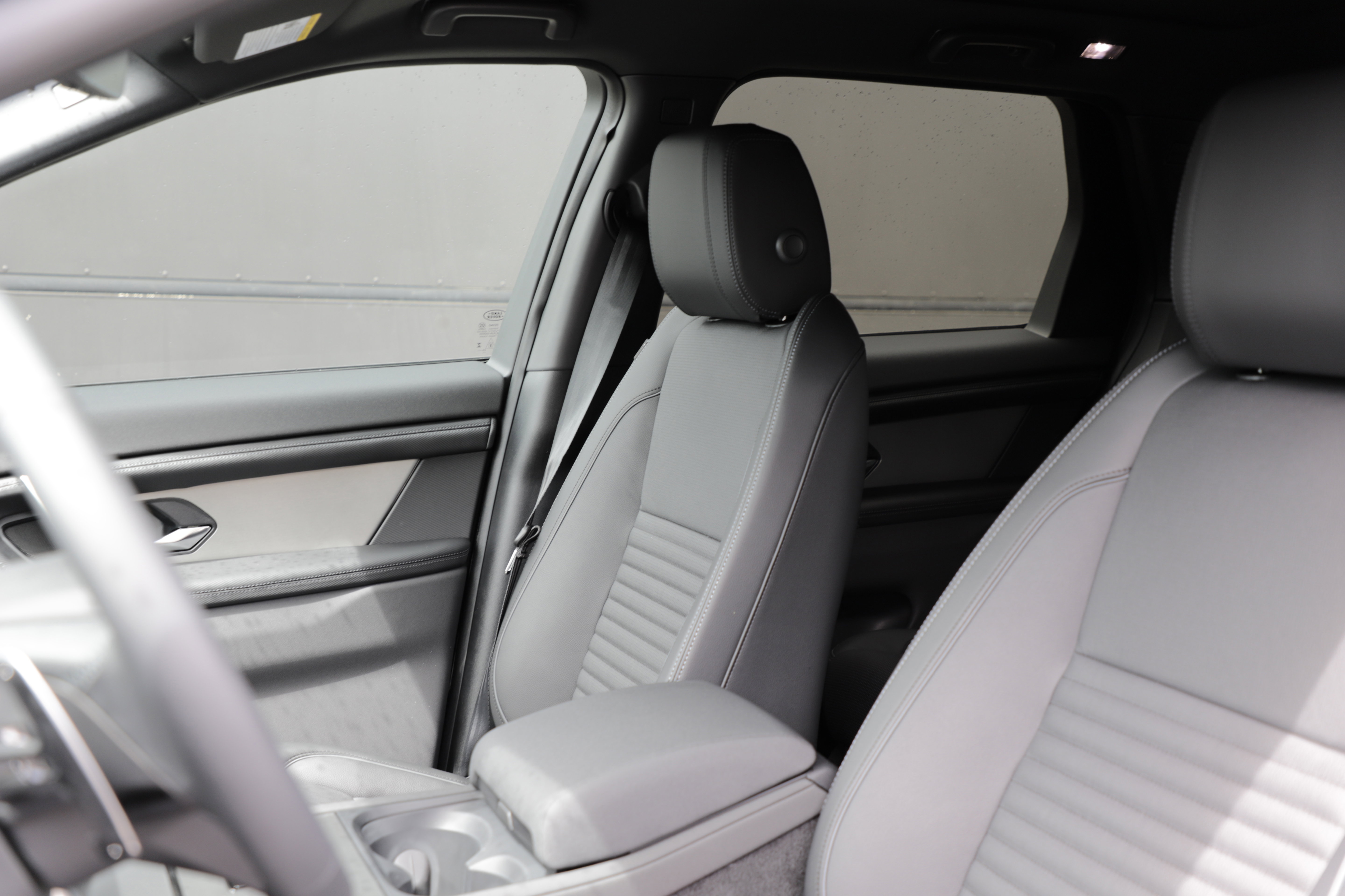 New 2026 Land Rover Discovery Sport Landmark AWD/4WD image 17