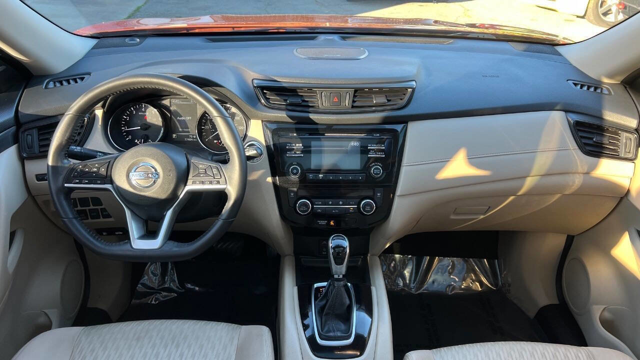 Used 2017 Nissan Rogue SV image 9