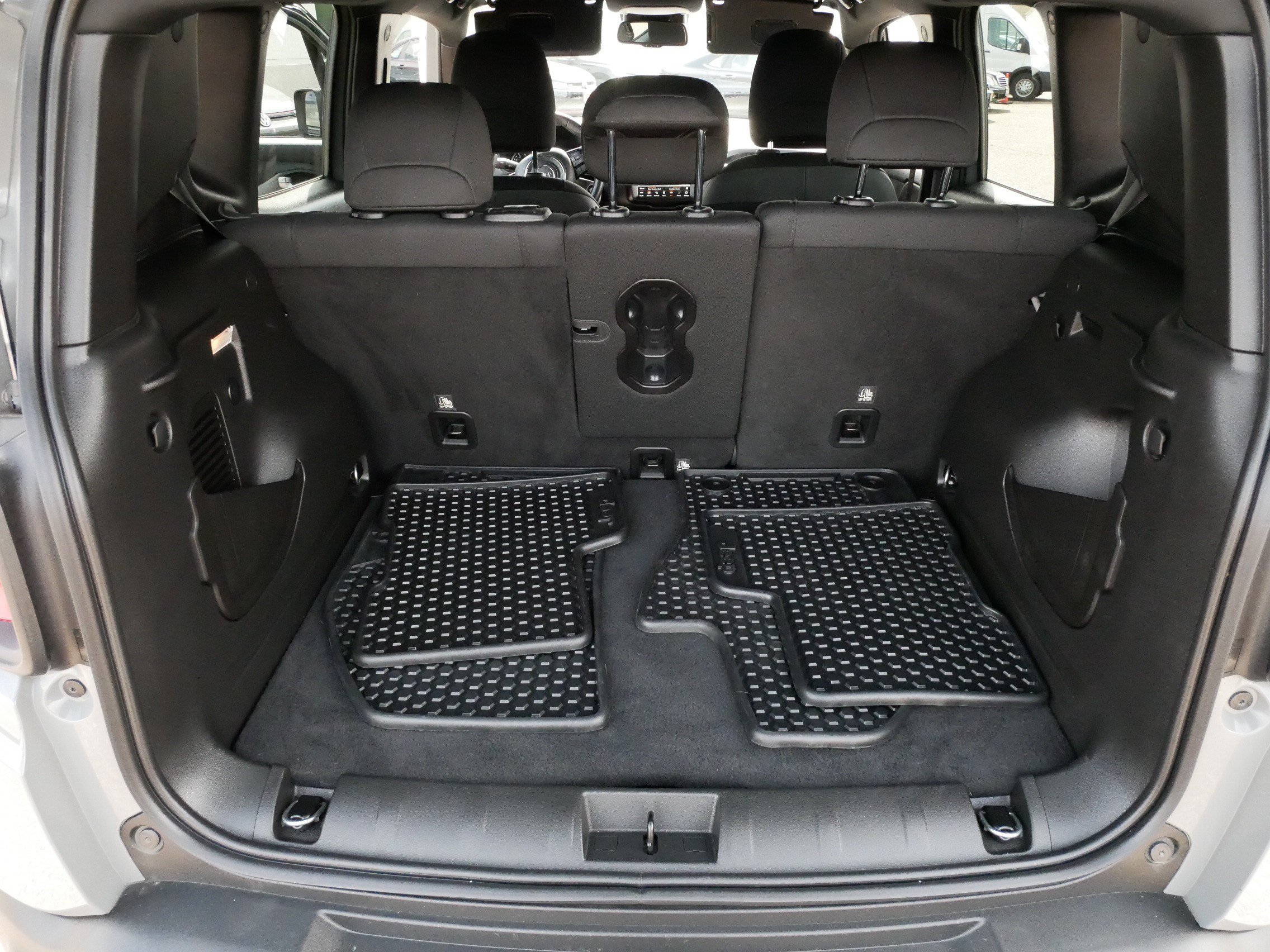 Used 2022 Jeep Renegade Altitude w/ Convenience Group AWD/4WD image 18