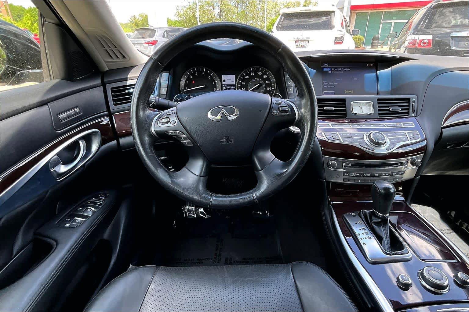 Used 2016 INFINITI Q70 L 3.7 AWD/4WD image 6