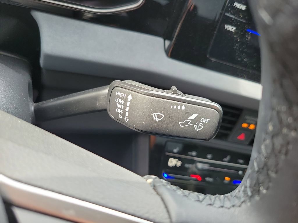 Used 2025 Volkswagen Jetta SE image 19