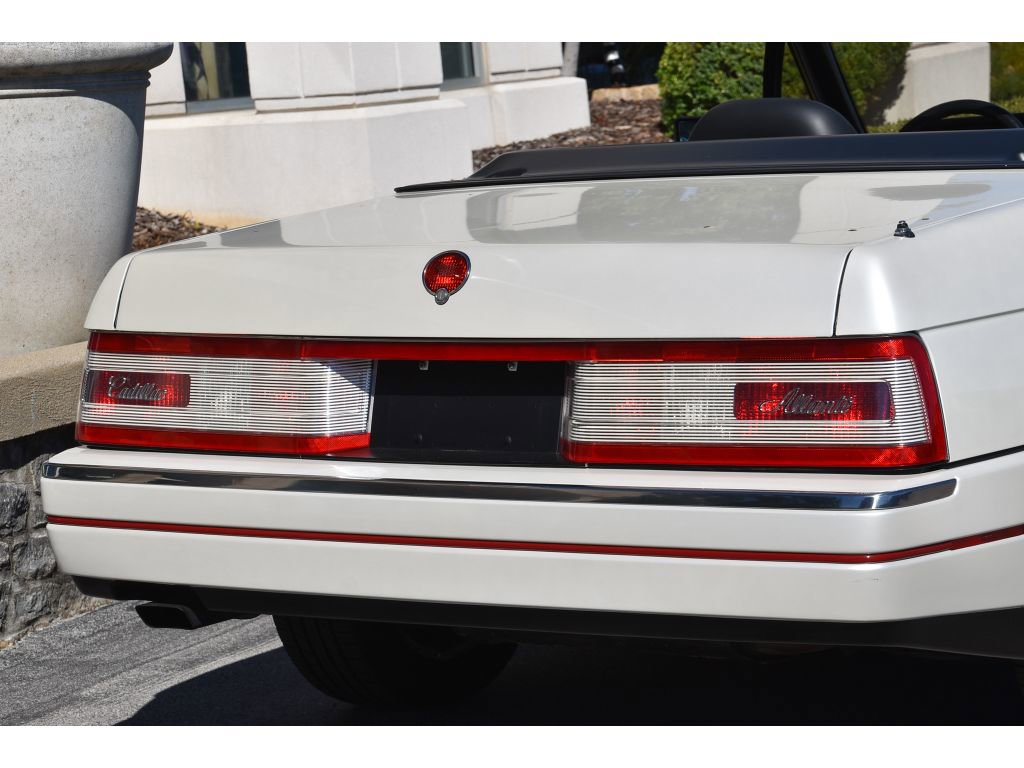 Used 1990 Cadillac Allante image 26