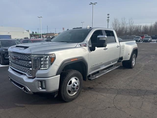 Used 2021 GMC Sierra 3500 Denali w/ Denali Ultimate Package image 3