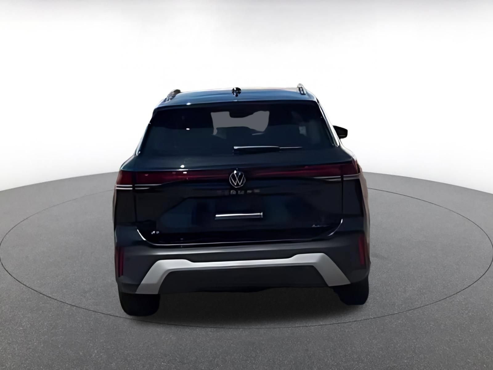 Used 2026 Volkswagen Tiguan SE AWD/4WD image 15