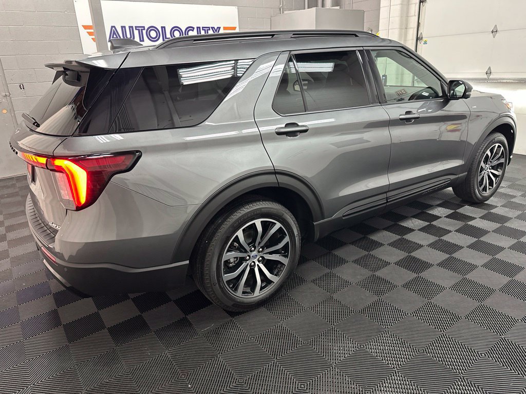 Used 2026 Ford Explorer ST-Line AWD/4WD image 10