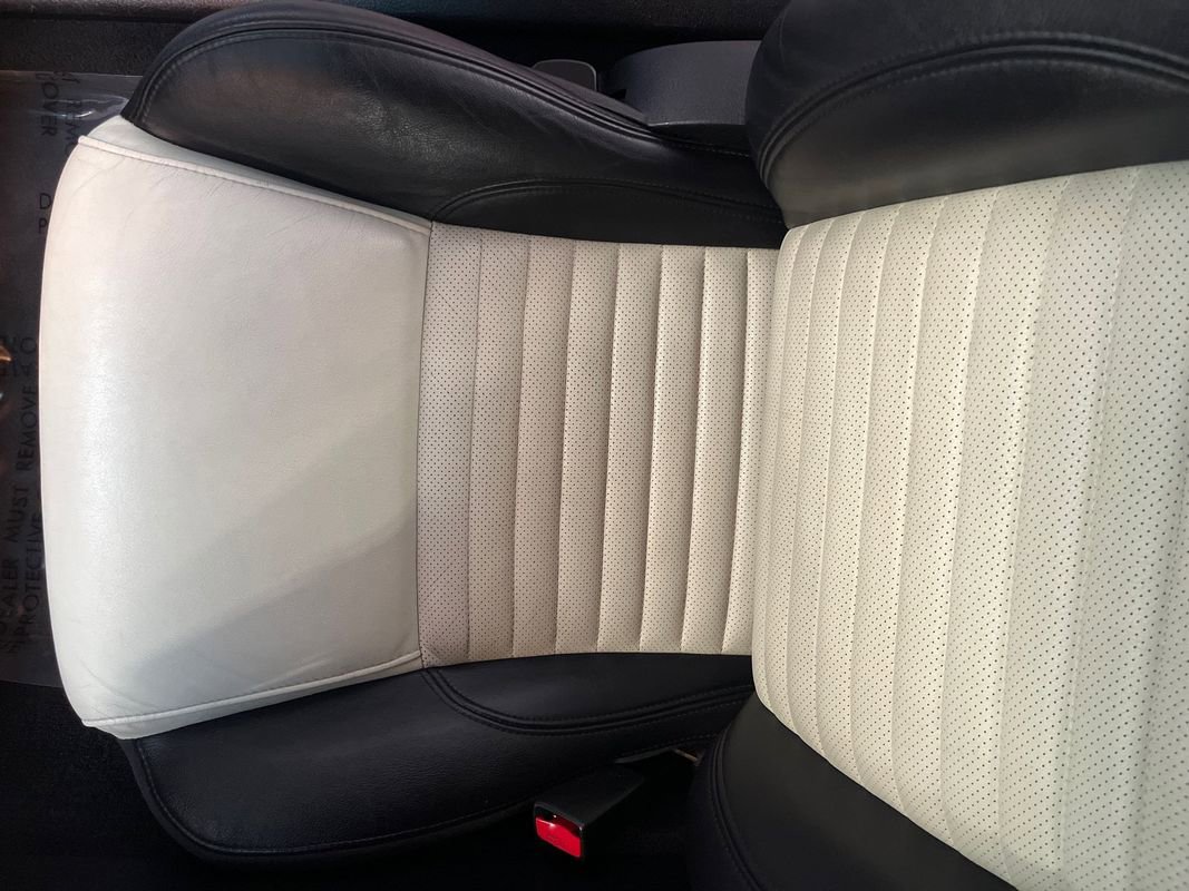 Used 2003 Ford Thunderbird image 95