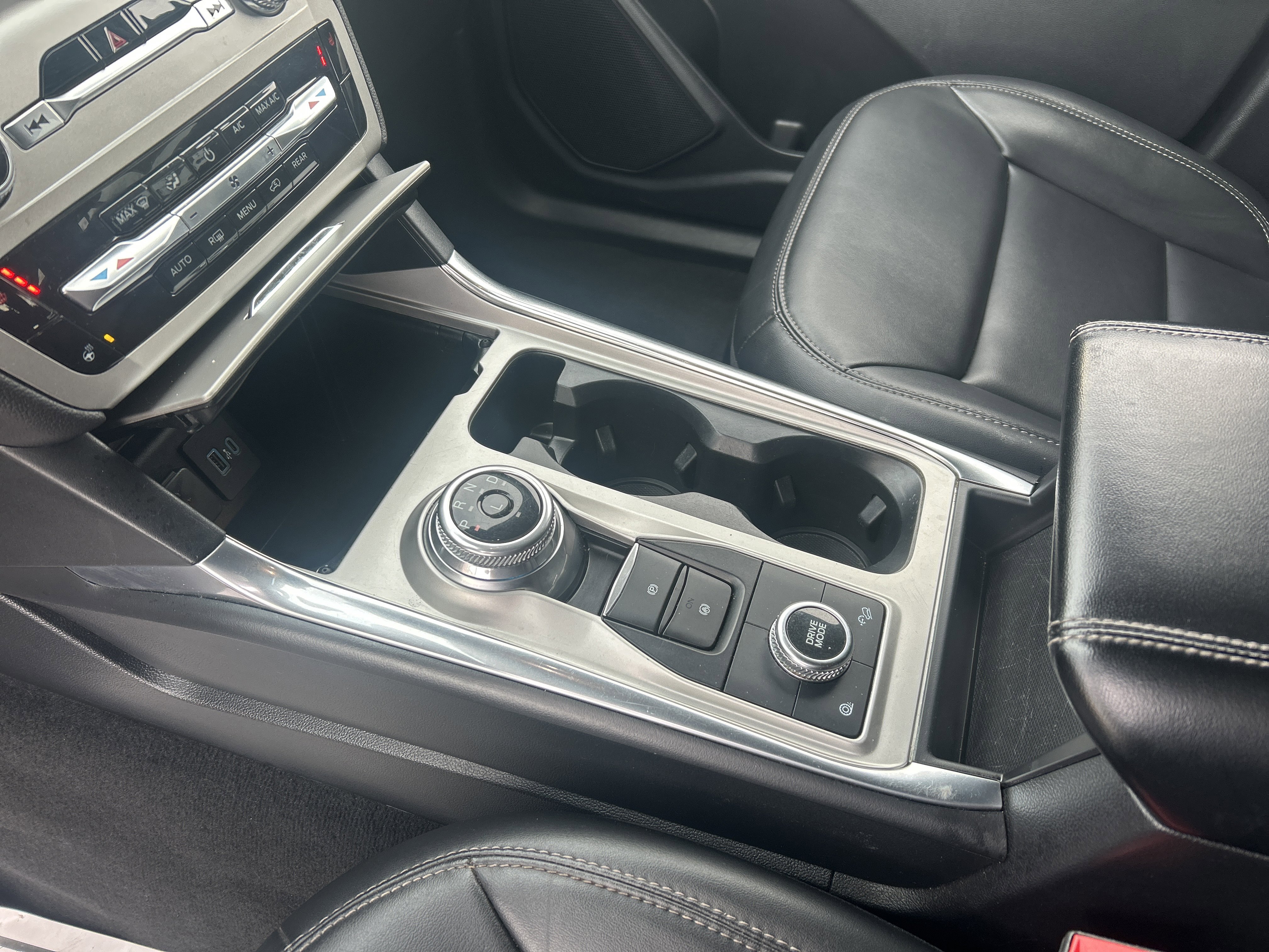 Certified 2022 Ford Explorer XLT w/ Equipment Group 202A image 23