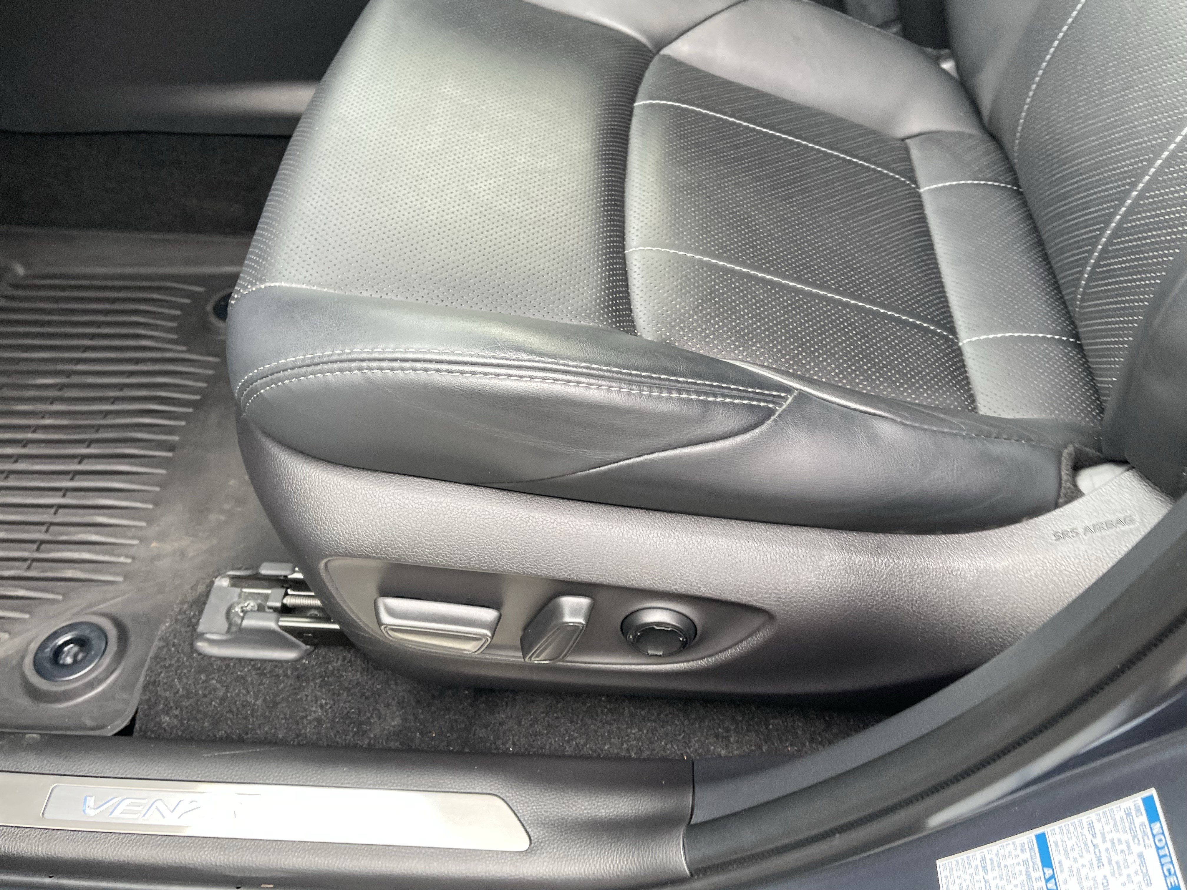 Certified 2021 Toyota Venza Limited w/ Advanced Technology Package AWD/4WD image 18