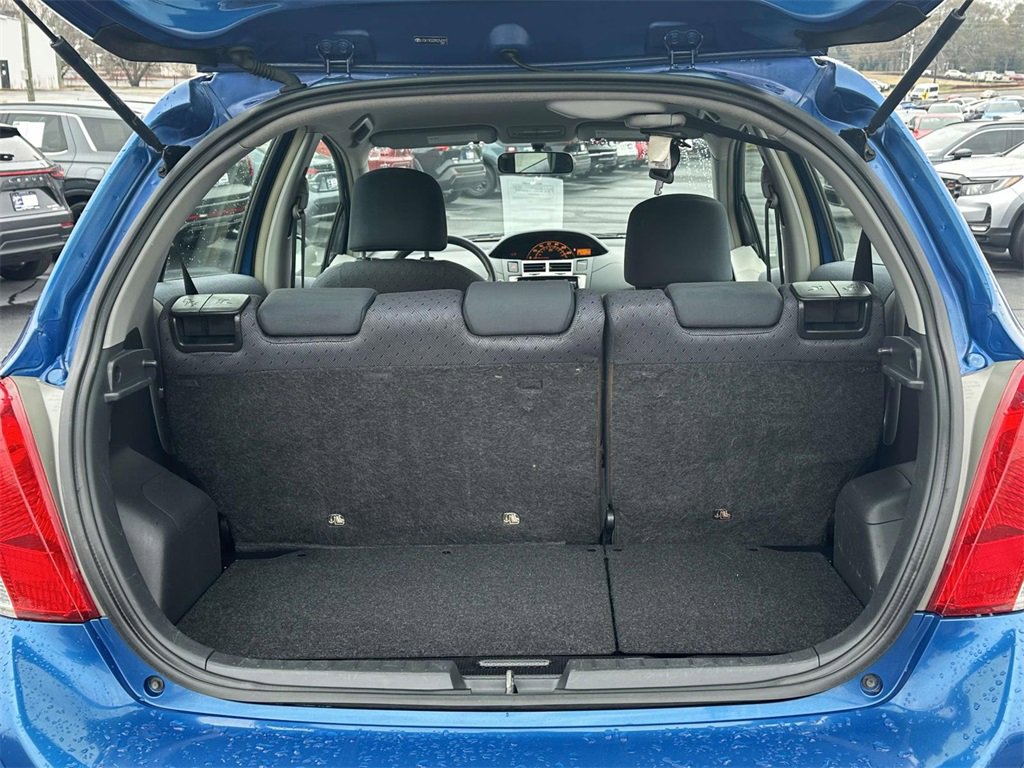 Used 2009 Toyota Yaris 4-Door Hatchback image 8