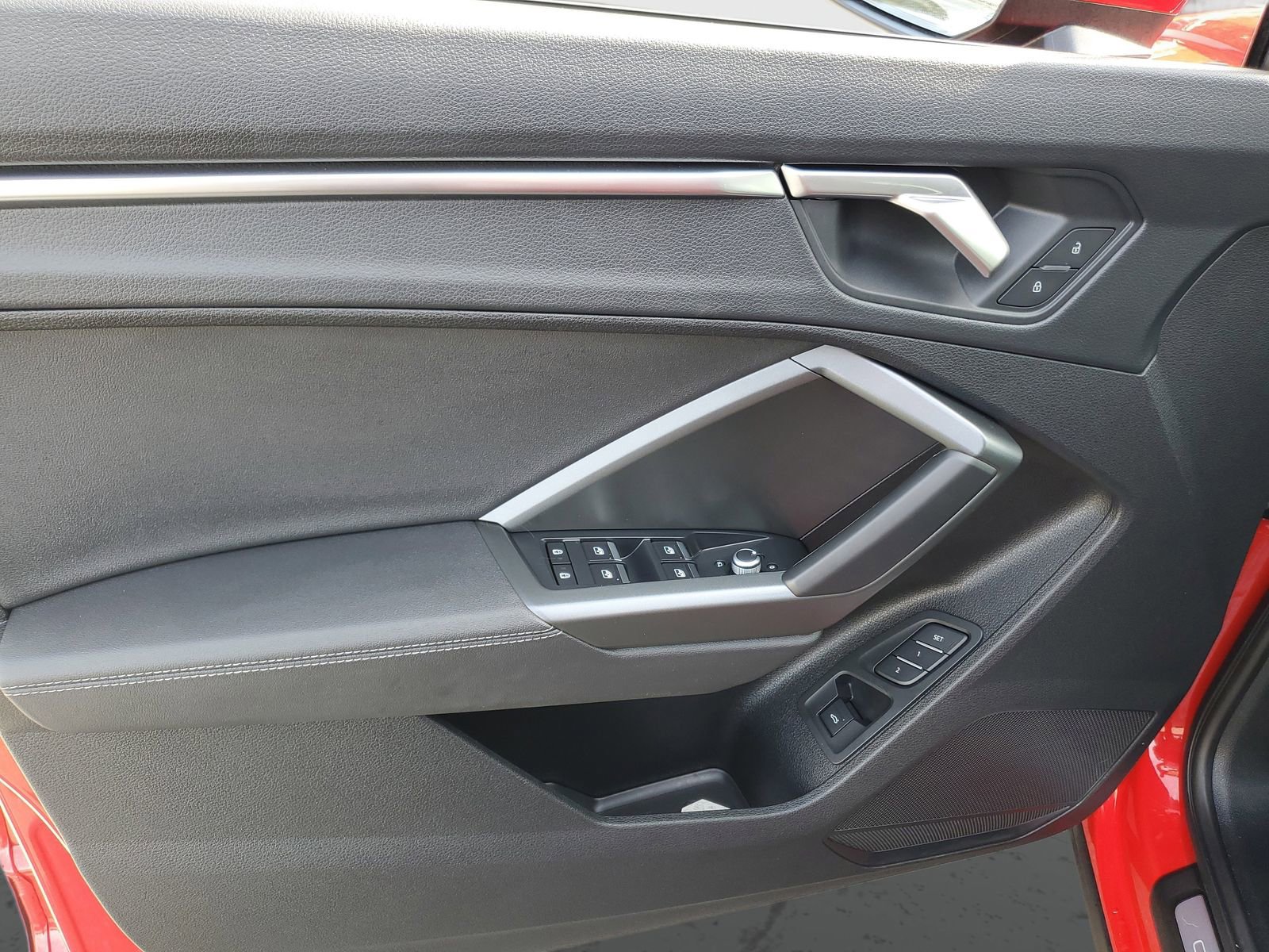 Used 2025 Audi Q3 2.0T Premium w/ Convenience Package image 20