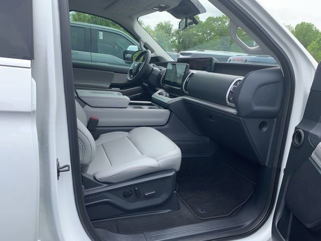 New 2025 Ford Expedition Active RWD image 14
