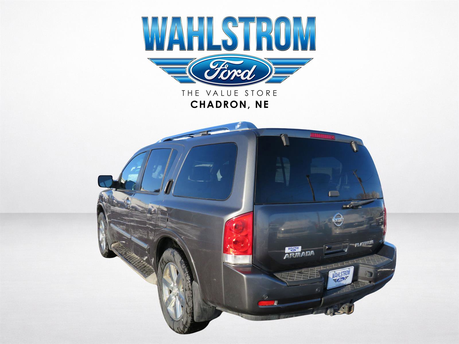 Used 2011 Nissan Armada Platinum w/ 2nd Row Captain Seat Pkg image 3