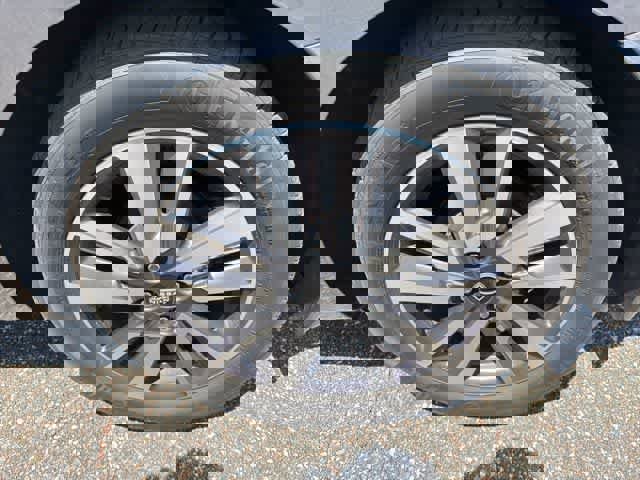 Used 2023 Nissan Versa S w/ S Plus Package image 25