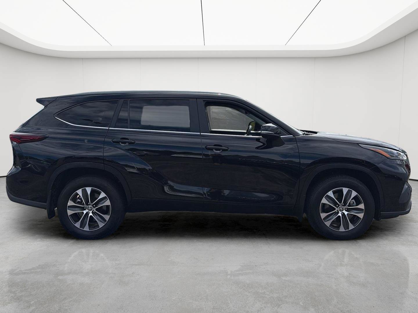 Used 2026 Toyota Highlander XLE AWD/4WD image 12